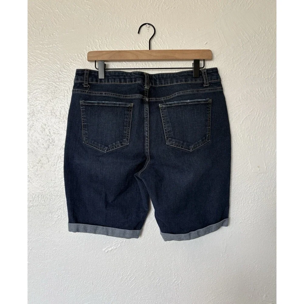 Time and Tru Women's Blue Denim Shorts Size 14